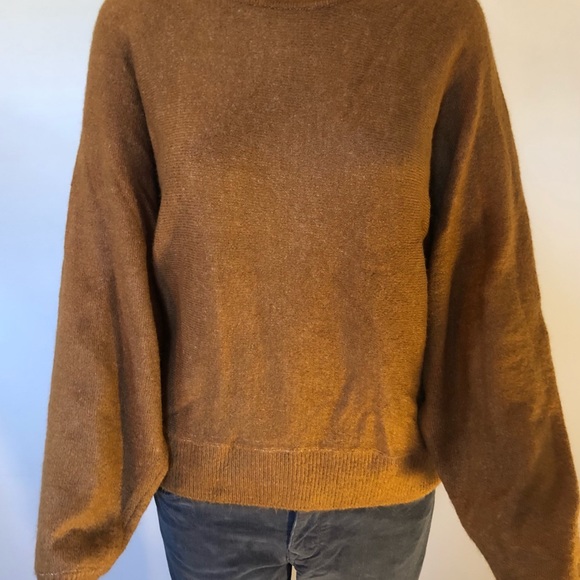 ***SOLD**** H&M Amber Brown Sweater - Size Small - Picture 4 of 8